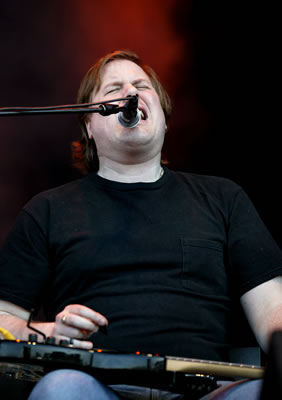 Guitar hero Jeff Healey (1966-2008)